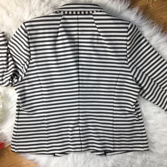 CATHERINE MALANDRINO Stripe Blazer (W1-169) - Picture 7 of 8